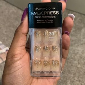 Dashing Diva Magic Press Nails- Sensation Sparkle
